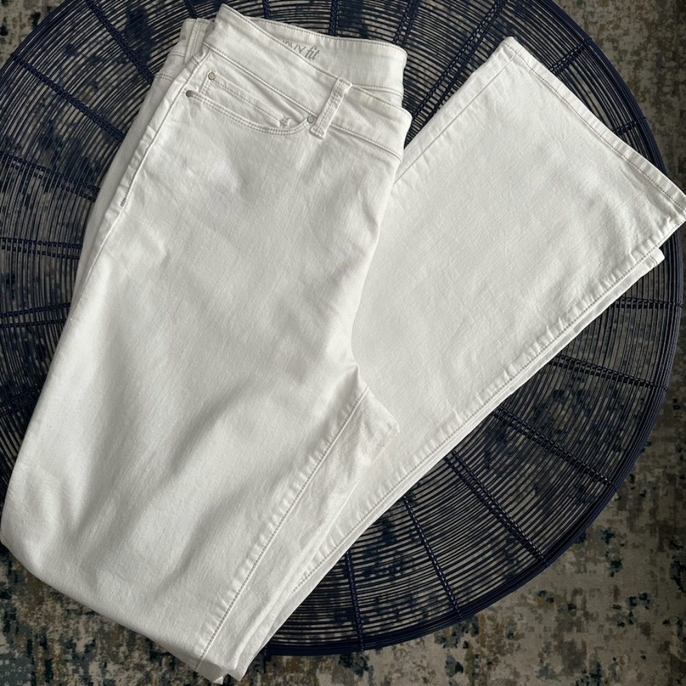 Ann Taylor Jean, NWT, Size 16T (Curvy Fit)